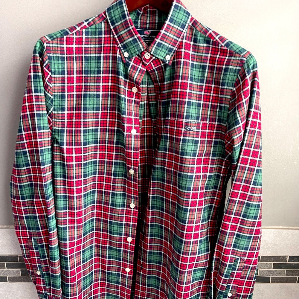 Vineyard Vines 🐳 slim fit button down shirt